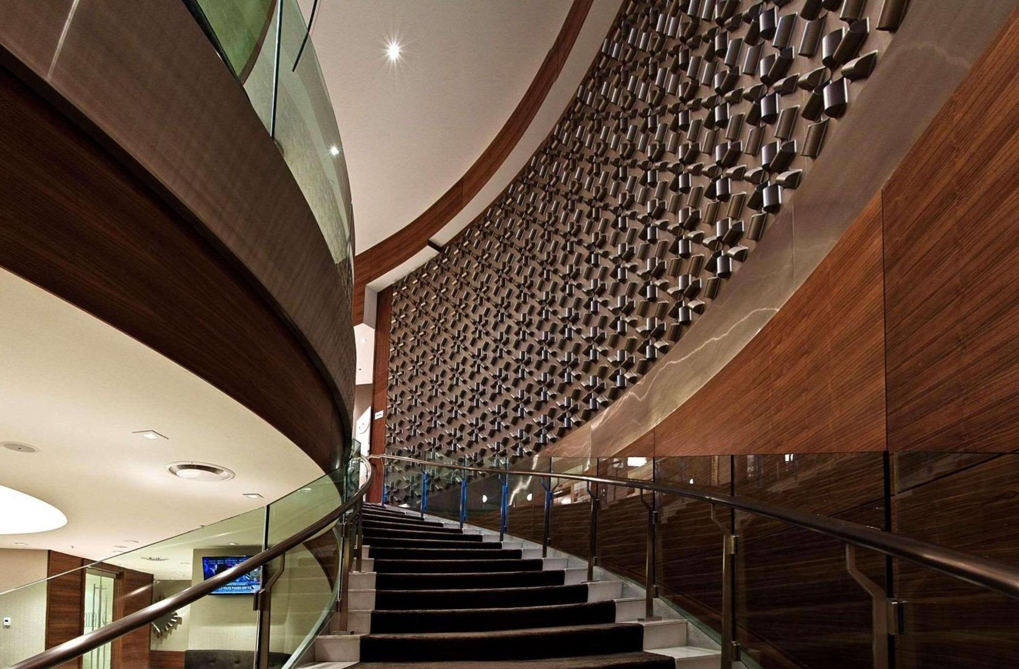 Radisson Hotel & Conference Centre Calgary Airport Exteriör bild